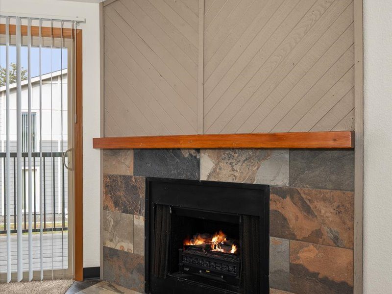 Fireplace, unit style 2B